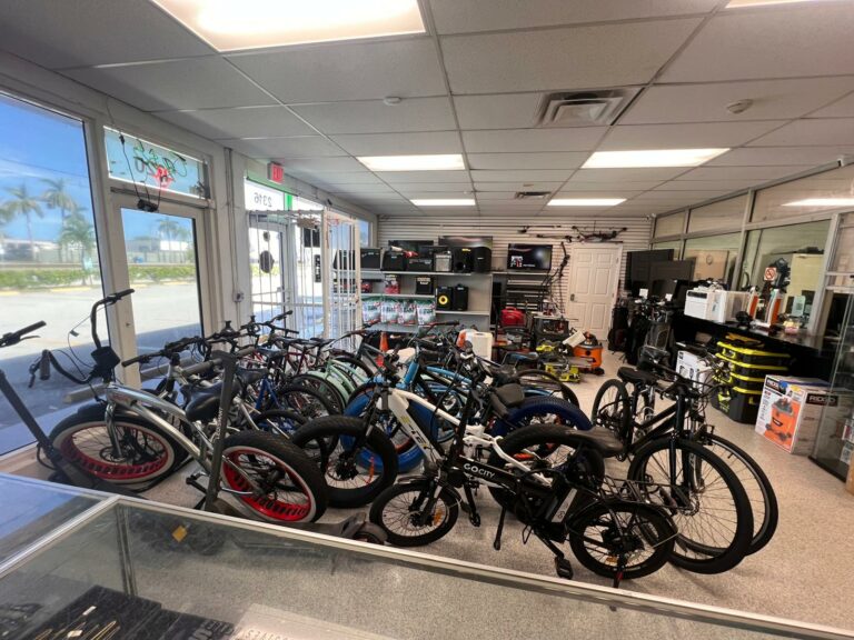 a look inside of Dixie Pawn in Hollywood FL